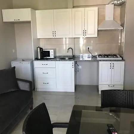Golden Lake Resorts מלון דירות